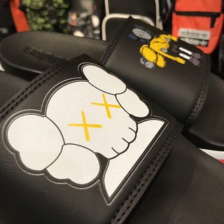(Miễn phí Vận Chuyển)Dép Das Mono Plus Kaws - FULLBOX - THẺ BẢO HÀNH(Độc đáo,ảnh thật)