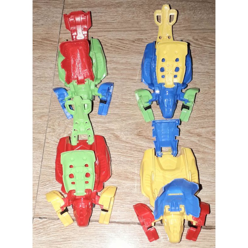 Lắp ráp một mô hình Xe biến thành Robot quái vật bằng nhựa