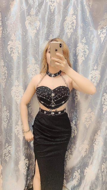 Đầm body da hôi sẻ tà đính cươm hinh thât