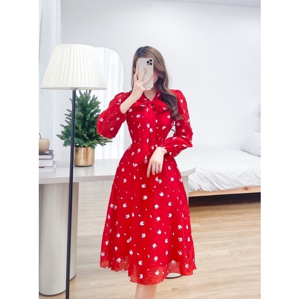 ĐẦM HOA MIDI ĐỎ THẮT NƠ CỔ TAY DÀI