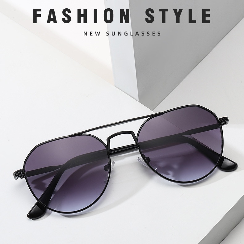 Kính Mát Gọng Kim Loại Màu Sắc Nổi Bật Cho Nam Nữ