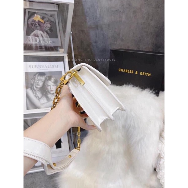 Túi C & k khoá lạ mang phong cách thời trang nữ siêu xinh