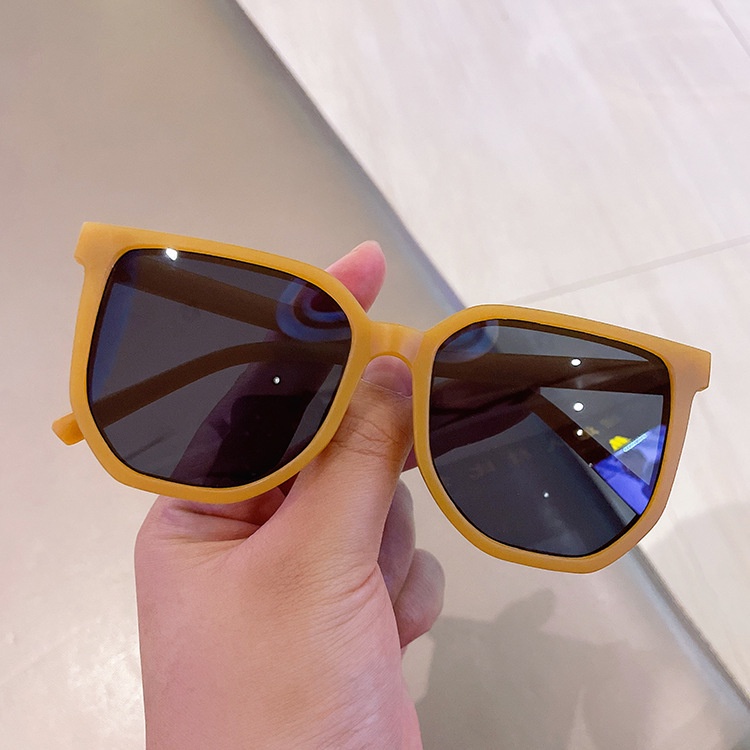 Kính mát gọng lớn phong cách cổ điển thời trang cho unisex 8110