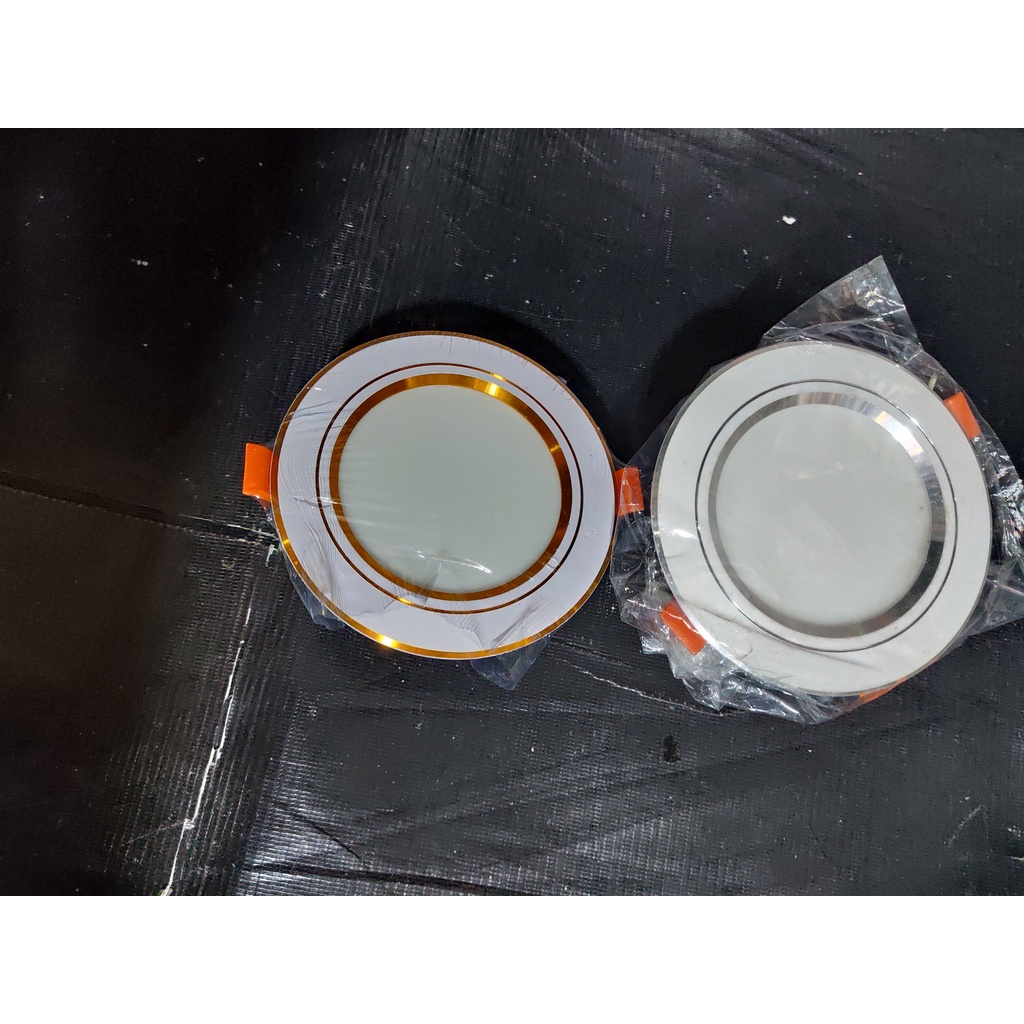 Đèn âm trần , mắt trâu LED 7W 3 màu , phi 90 đế tản nhiệt nhôm Viền Vàng,viền Bạc