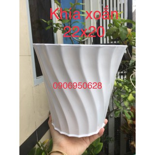 Chậu nhựa khía xoắn trắng