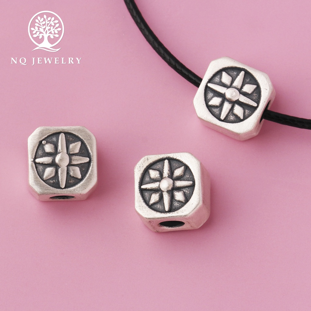 Charm bạc vuông họa tiết - NQ Jewelry