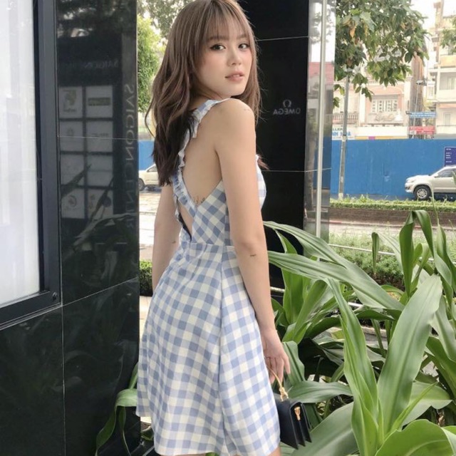 Váy cảo hở lưng