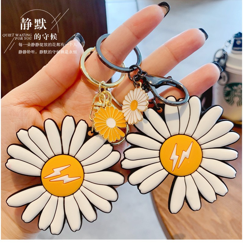 Móc khóa hoa cúc Daisies Peaceminusone GD