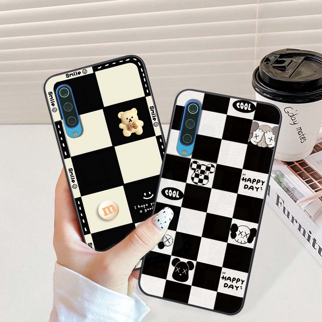 Ốp Xiaomi Mi 9 SE gấu Bear rick caro vuông thời trang siêu đẹp