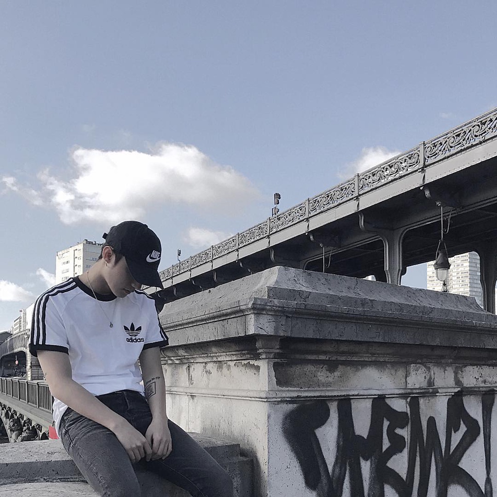 Áo Adidas viền tay Sơn Tùng MTP