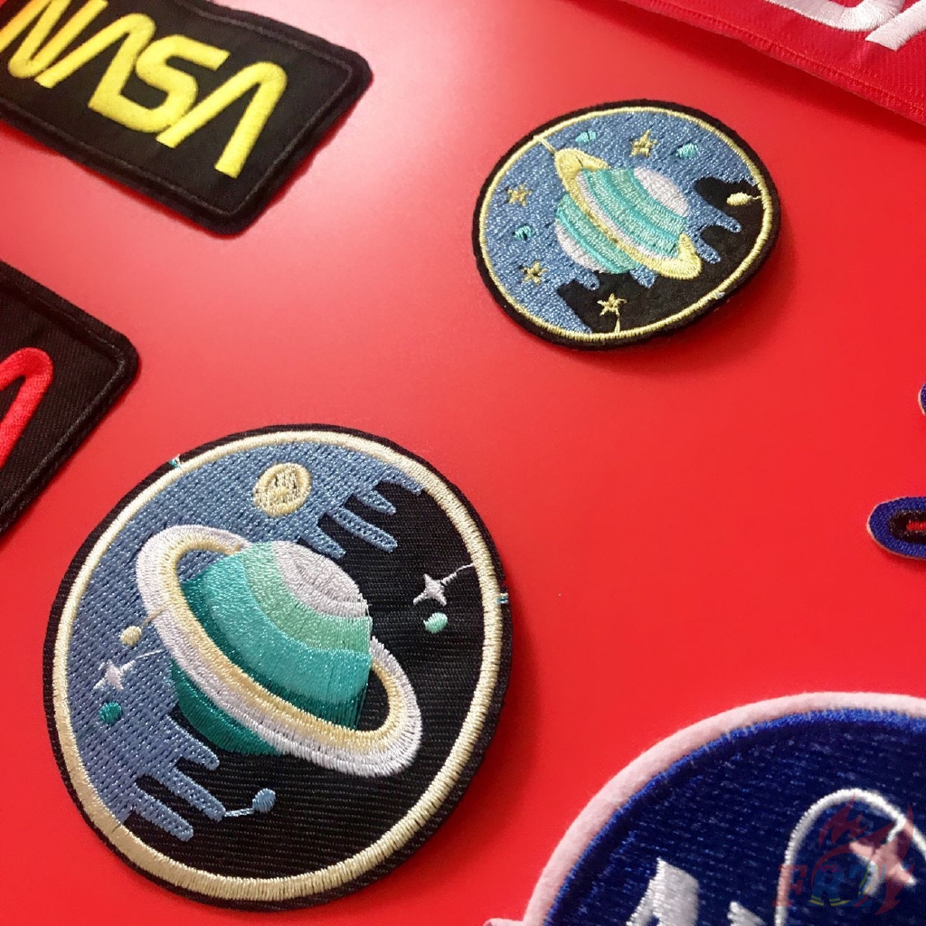 Tấm thêu vá họa tiết NASA dùng trang trí độc đáo