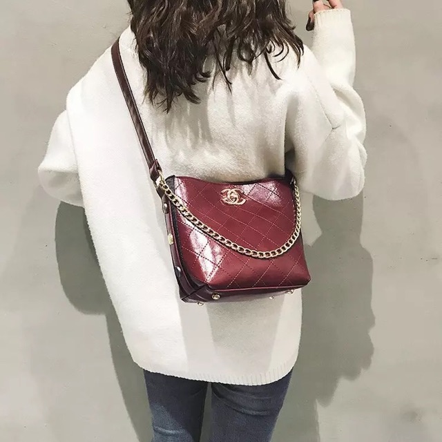 Có clip thật. Túi V quai xích A06