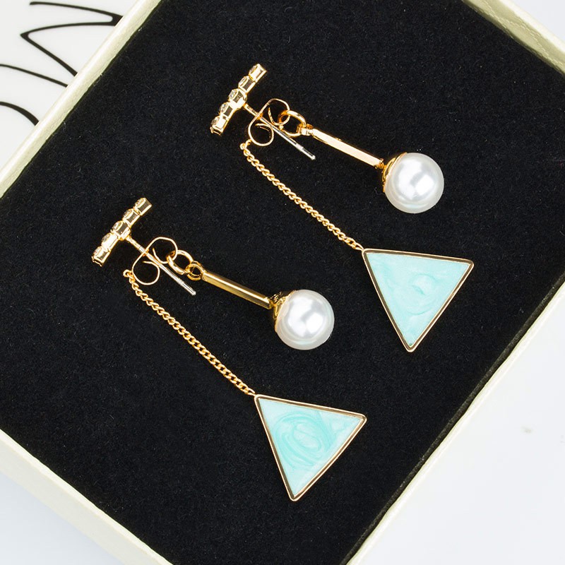 [Mã FASHIONT4FA2 giảm 10K đơn 50K] Fashionable Delicate Pearl Triangular Earrings for Women
