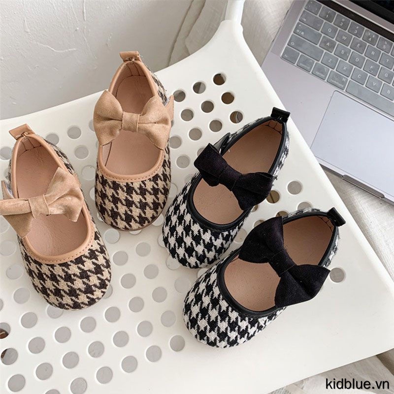 Giày sneaker đế mềm mũi tròn in caro phối nơ cột thời trang cho bé gái tập nhảy
