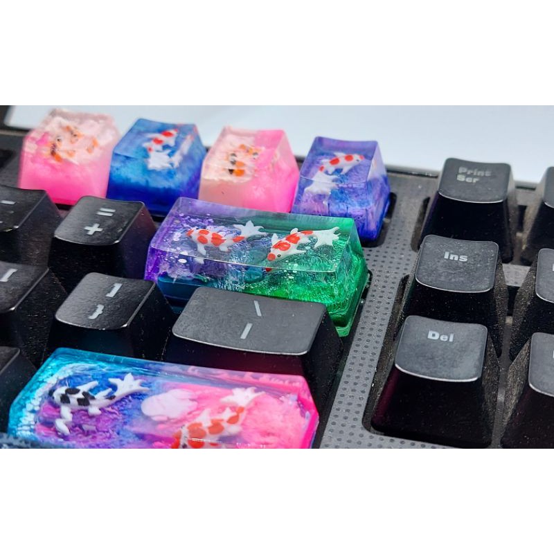 Keycap artisan cá koi 2u trang trí bàn phím cơ gaming (tone tím xanh)