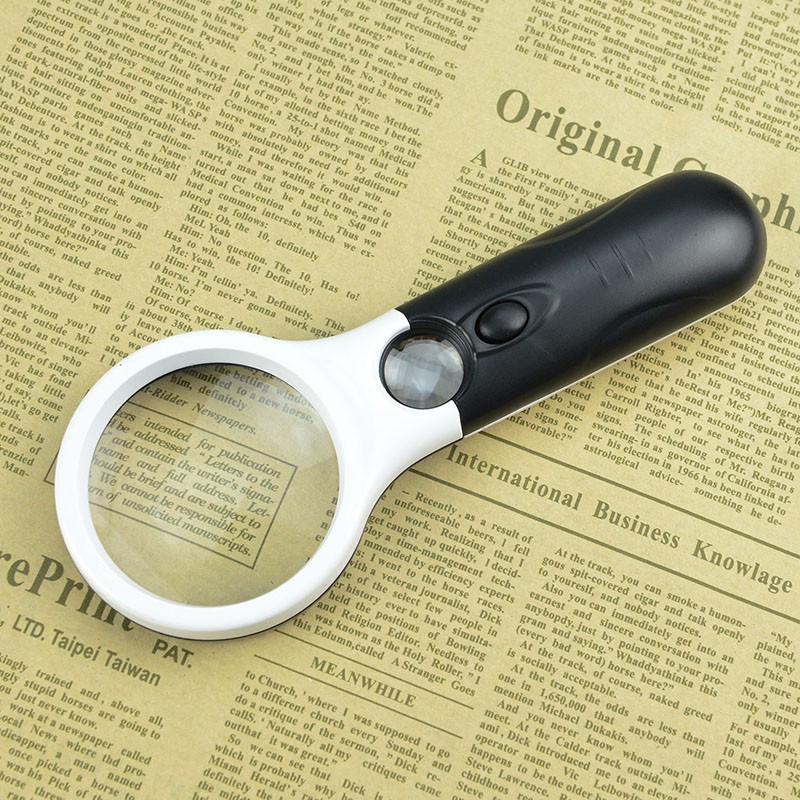 Kính lúp cầm tay có đèn led zom siêu nét - 6902C