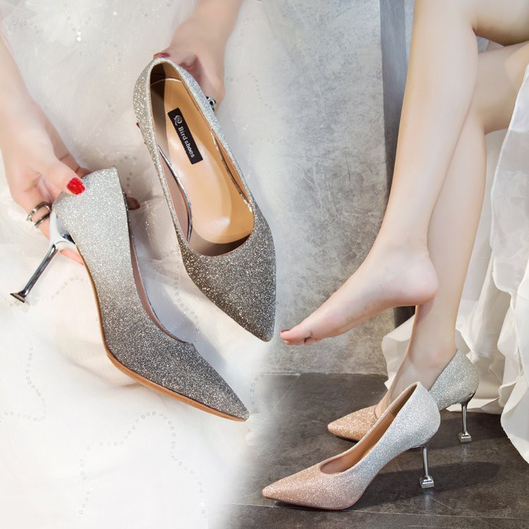 Giày đế xuồng màu đỏ co giãn nữ 2018 mùa đông mới thời trang hoang dã Giày cao gót mũi nhọn dày với bốt