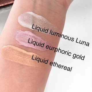 Kem bắt sáng Highlight Makeup Revolution liquid dạng lỏng