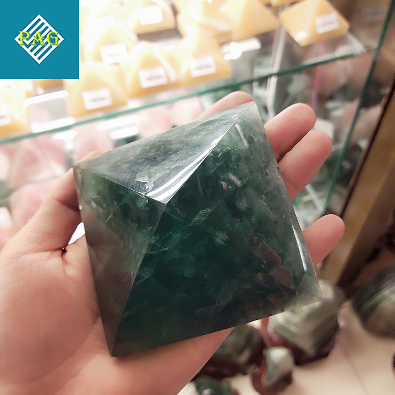 Khối Kim Tự Tháp Chất Liệu Đá Tự Nhiên