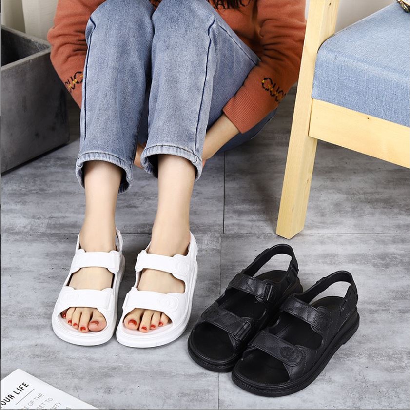 [HCM] Sandal Nữ Gót Vuông Chất Liệu Cao Su Nguyên Khối Quai Liền