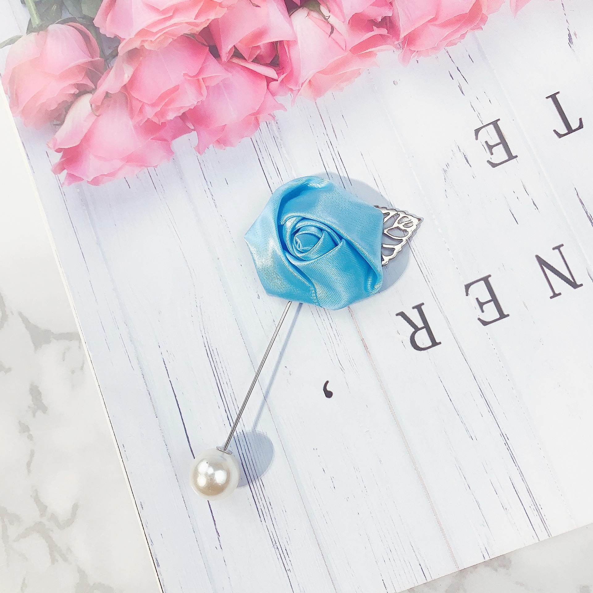 Ghim Cài Áo Cài Áo Hoa Hồng Tinh Tế Sang Trọng UMI wd-by52080