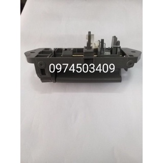 Tay mở cửa lùa trong Toyota Cá mập (Hiace) đời 2007