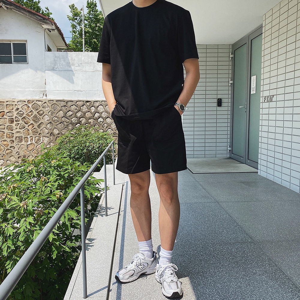 Áo thun nam đen trơn ngắn tay vải cotton cổ bo tròn thương hiệu RYAN form rộng phong cách Hàn Quốc | BigBuy360 - bigbuy360.vn