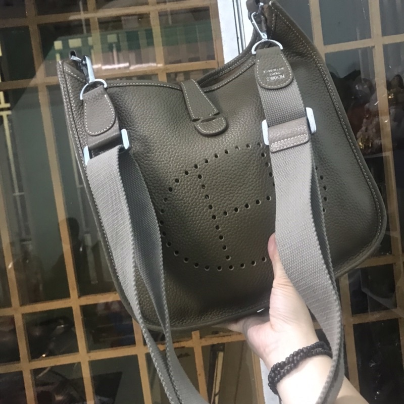 Túi hm đeo chéo xả kho về hàng tết