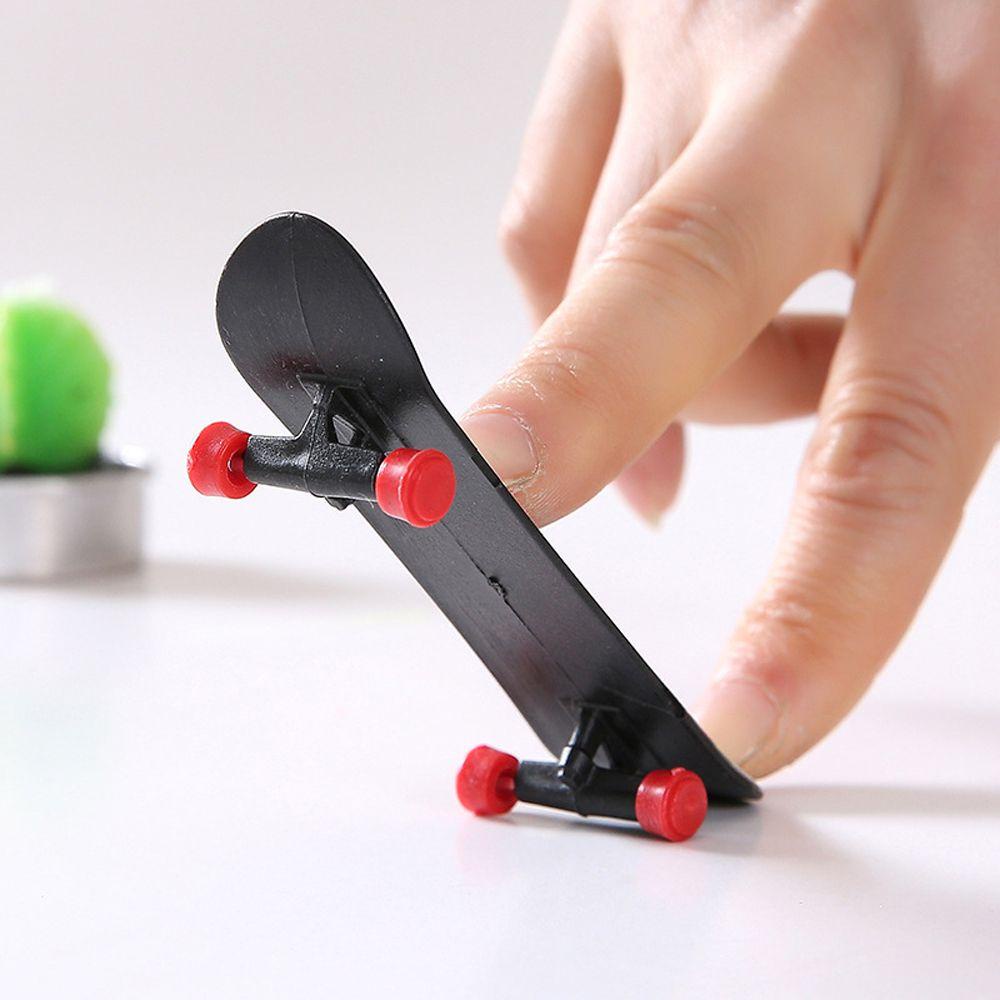 Mô Hình Ván Trượt Ngón Tay Bằng Nhựa Cho Bé