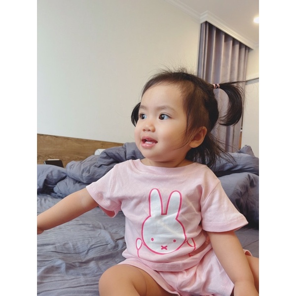 Set 2 bộ cotton hoạ tiết thỏ hồng cho bé gái từ 8-20kg