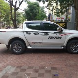 Tem dán sườn xe triton