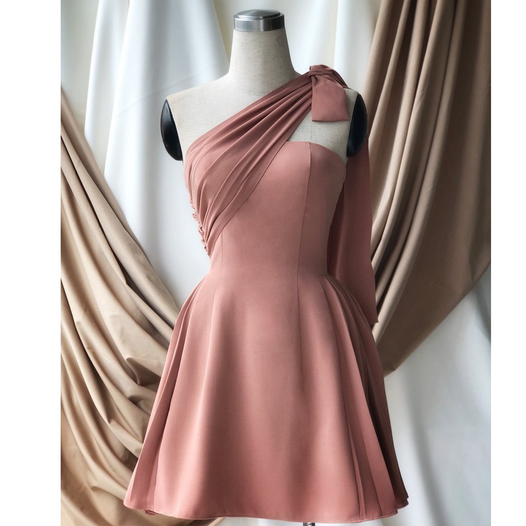 Đầm dự tiệc trắng lệch vai Selena quý phái [ KÈM ẢNH THẬT ] | BigBuy360 - bigbuy360.vn