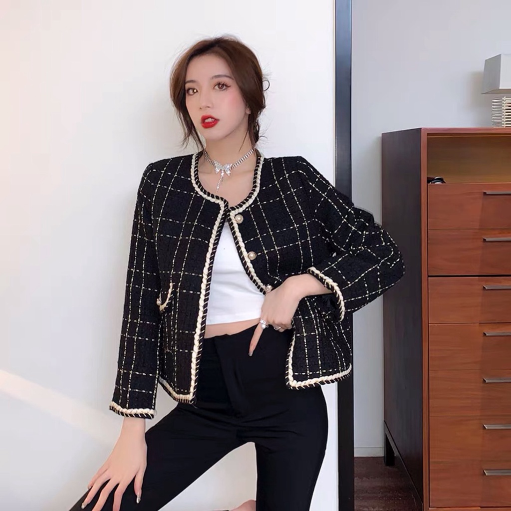 Áo dạ tweed cúc ngọc kẻ sọc phong cách sang chảnh thu đông 2021