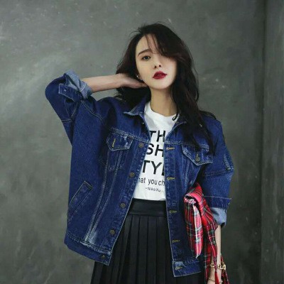 Áo khoác jean phối chữ sau lưng