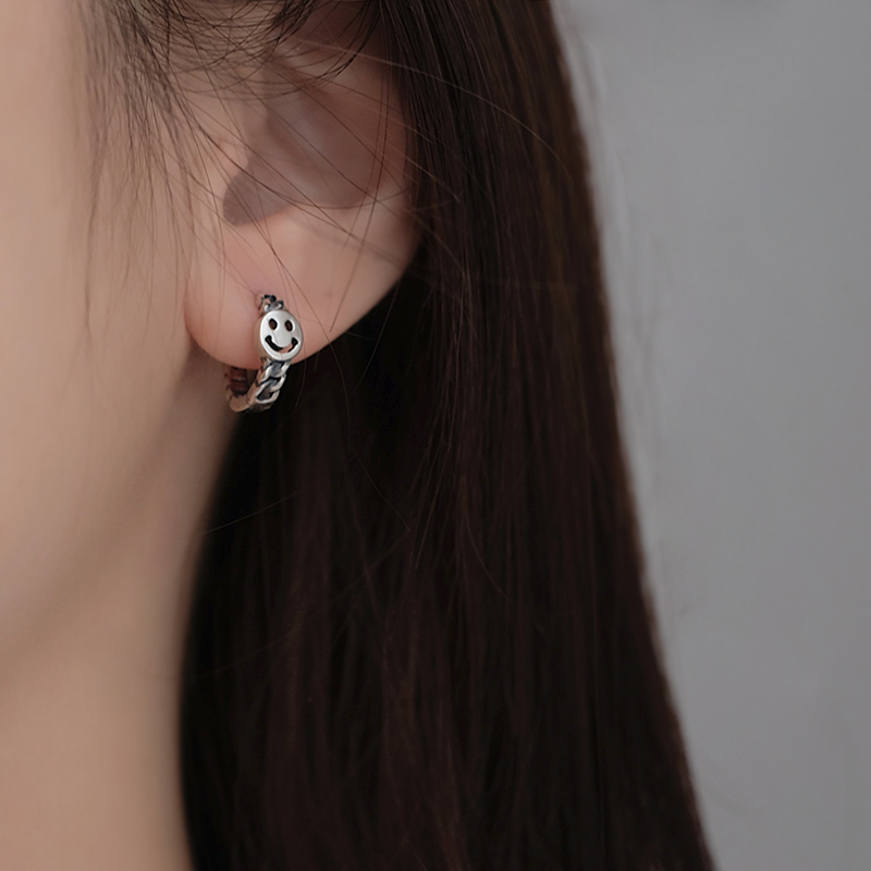 Bông Tai Hình Mặt Cười Dễ Thương 22629