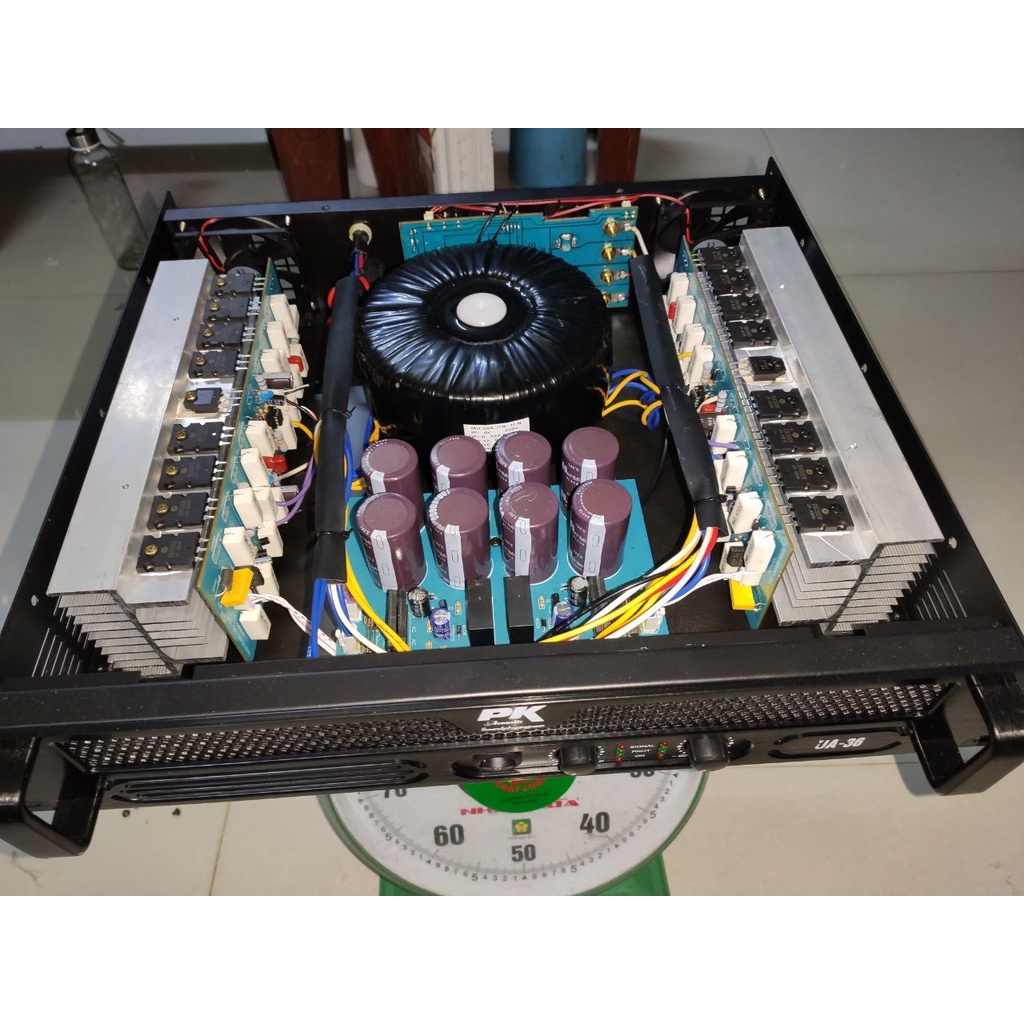 Đẩy công suất JA 36 hãng PK acoustic, 36 sò, nguồn xuyến đồng. 8 tụ lọc, 2200W, chất lượng cao, mạnh mẽ.