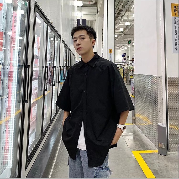 Áo sơ mi tay ngắn dáng rộng màu sắc đơn giản trẻ trung phong cách Hàn Quốc cho nam