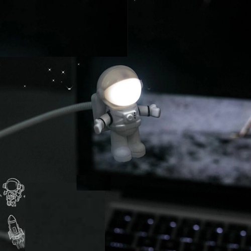 Đèn ngủ cắm LED phi hành gia du hành vũ trụ - Đèn đọc sách độc đáo