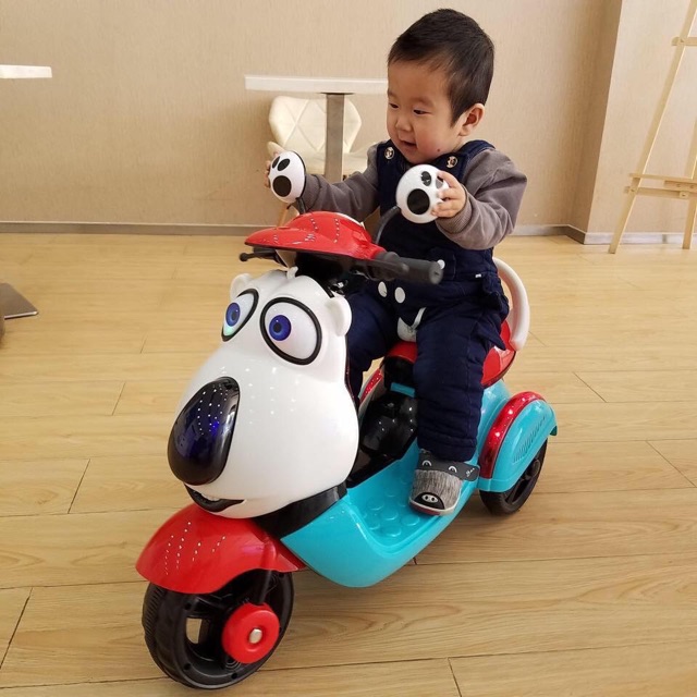 Xe máy điện con chó