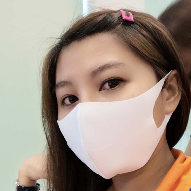 Khẩu trang su poly màu trắng kháng nước | BigBuy360 - bigbuy360.vn