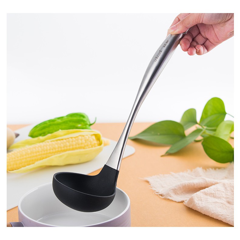 Vá múc canh muôi múc cháo đa năng silicon tay cầm inox 304 có móc treo phong cách Hàn Quốc - Onlycook - 30x8.5cm 143g