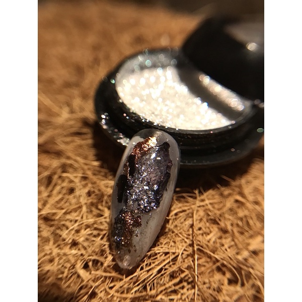 Nhũ Kim cương làm nail