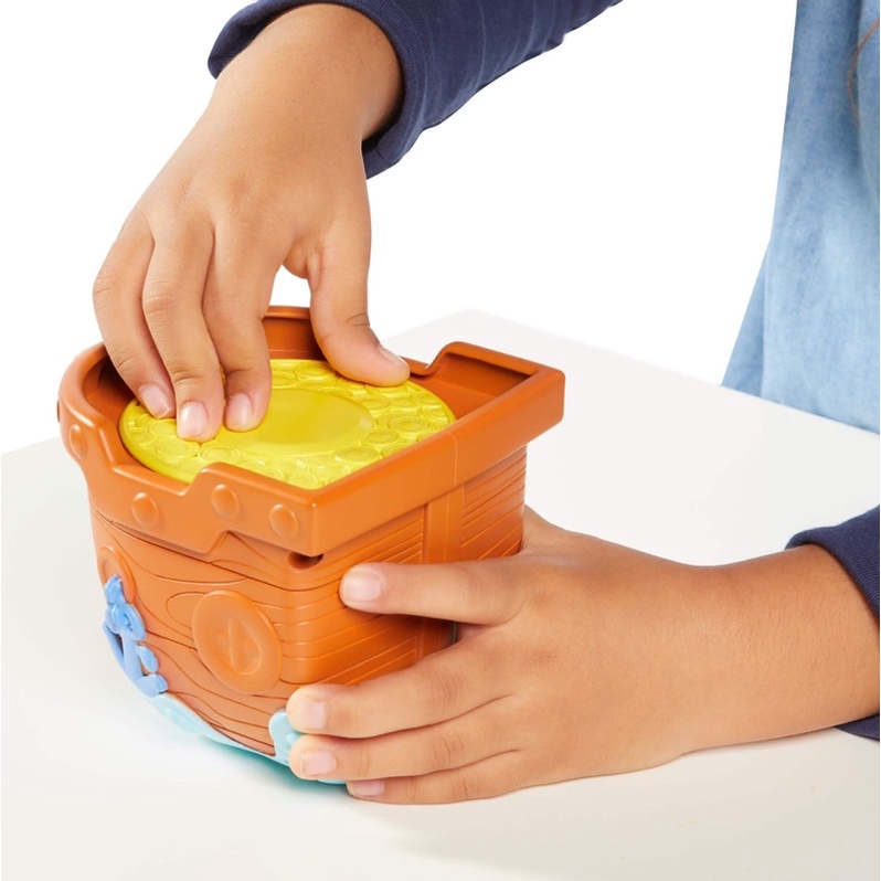 Đồ chơi giải trí cướp biển Pile Up Pirates của Tomy xuất Canada