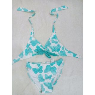 Set bikini cho Mẹ Hieu Liên