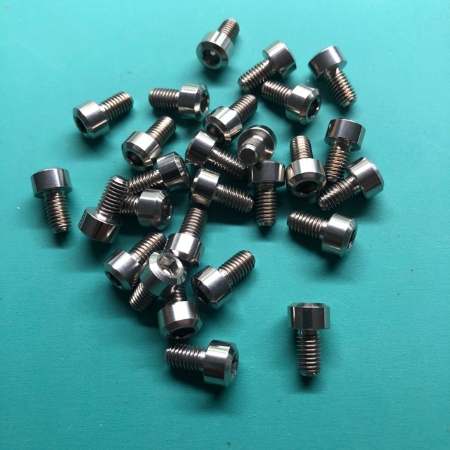 Ốc titan m5.9 lên màu tự chọn