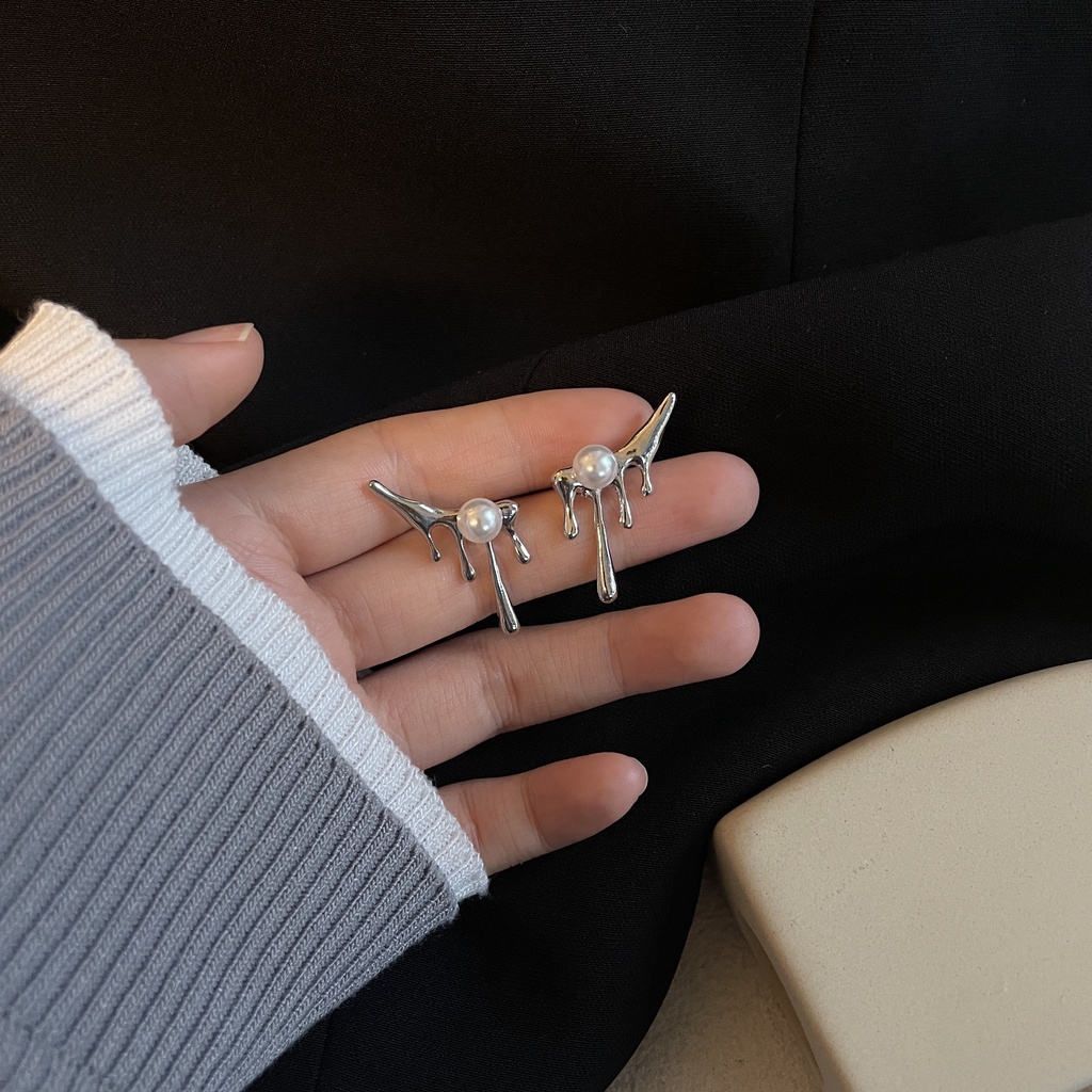 Khuyên tai kim loại đính ngọc trai nhân tạo thời trang