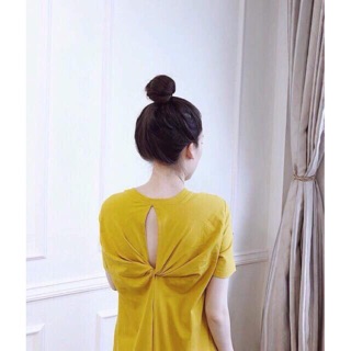 Váy xuông cổ v xoắn