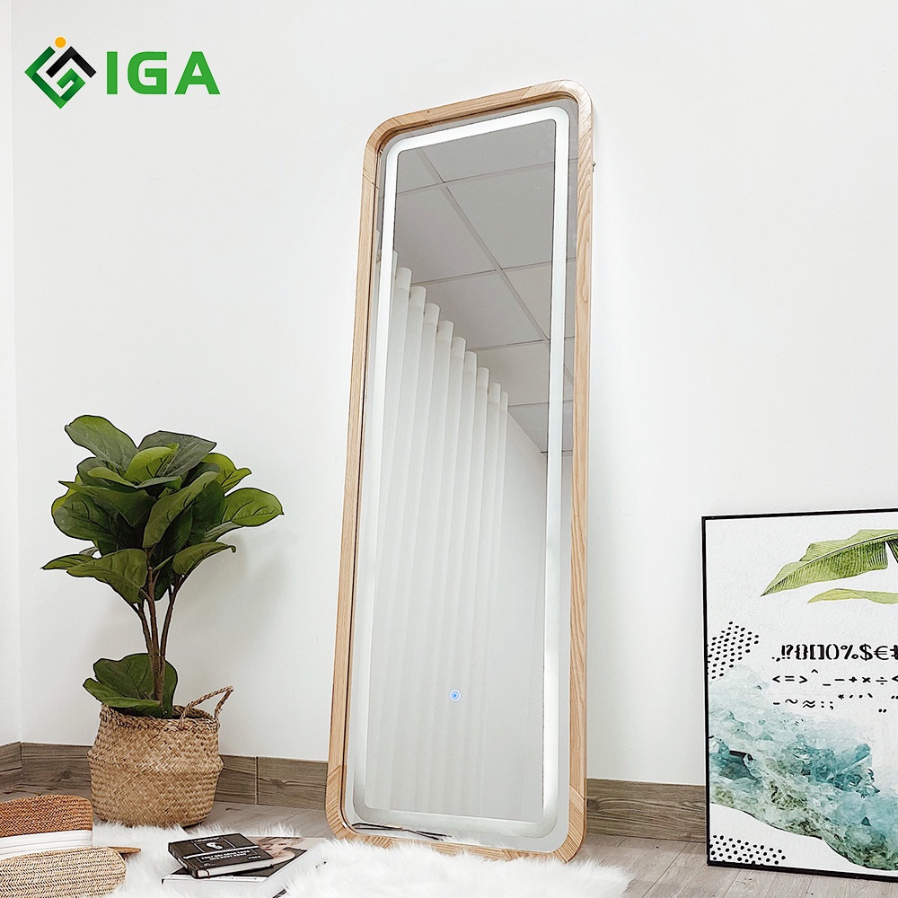 Gương Soi Toàn Thân IGA Viền Đèn Led Cảm Ứng Mirror E - GN25