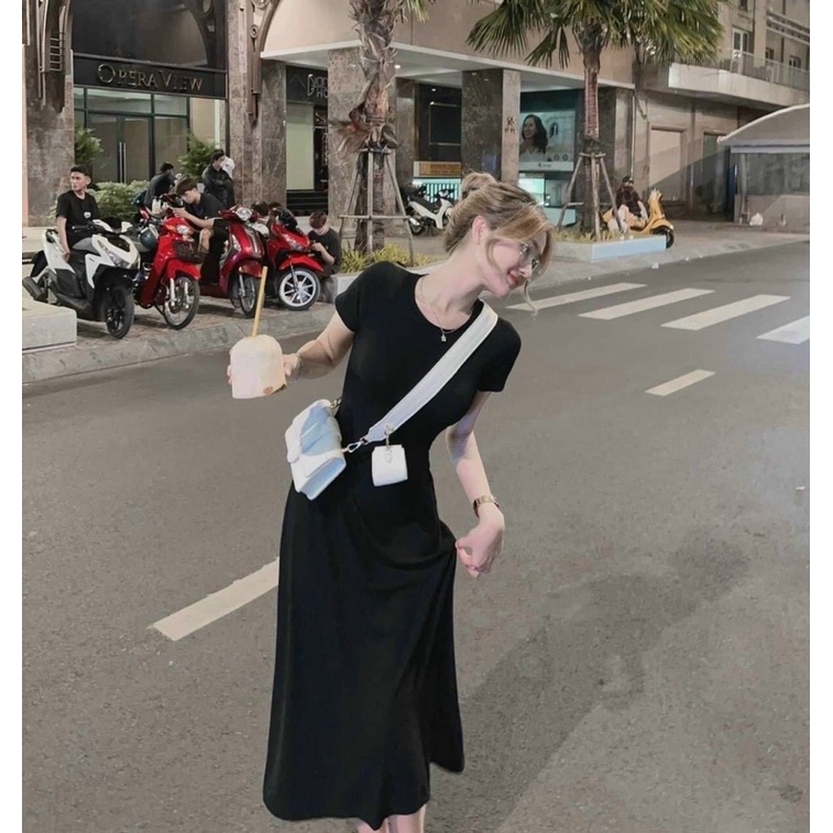 ĐẦM MIDI THUN ĐEN CỔ TRÒN XẺ TÀ