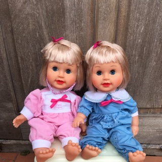 Búp bê em bé mắt chớp